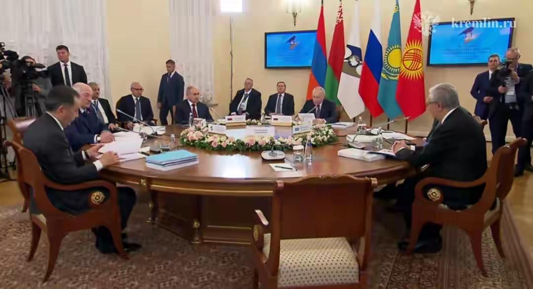 欧亚联盟峰会召开这次人齐了据报道，12月21日，欧亚经济委员会最