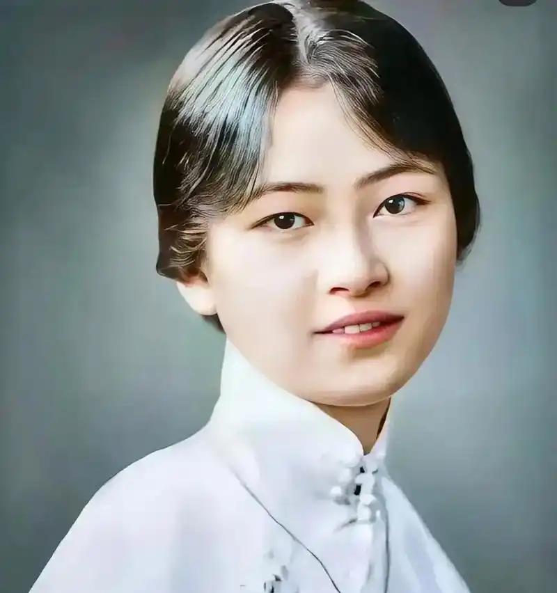1937年，清华大学教授林徽因在迁往昆明途中，于湖南晃县突发疾病，困顿无助。危难