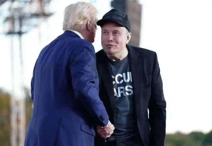马斯克知道害怕了，深夜自责：后悔发特朗普的相关帖子！前几天，马斯克同特朗普之间