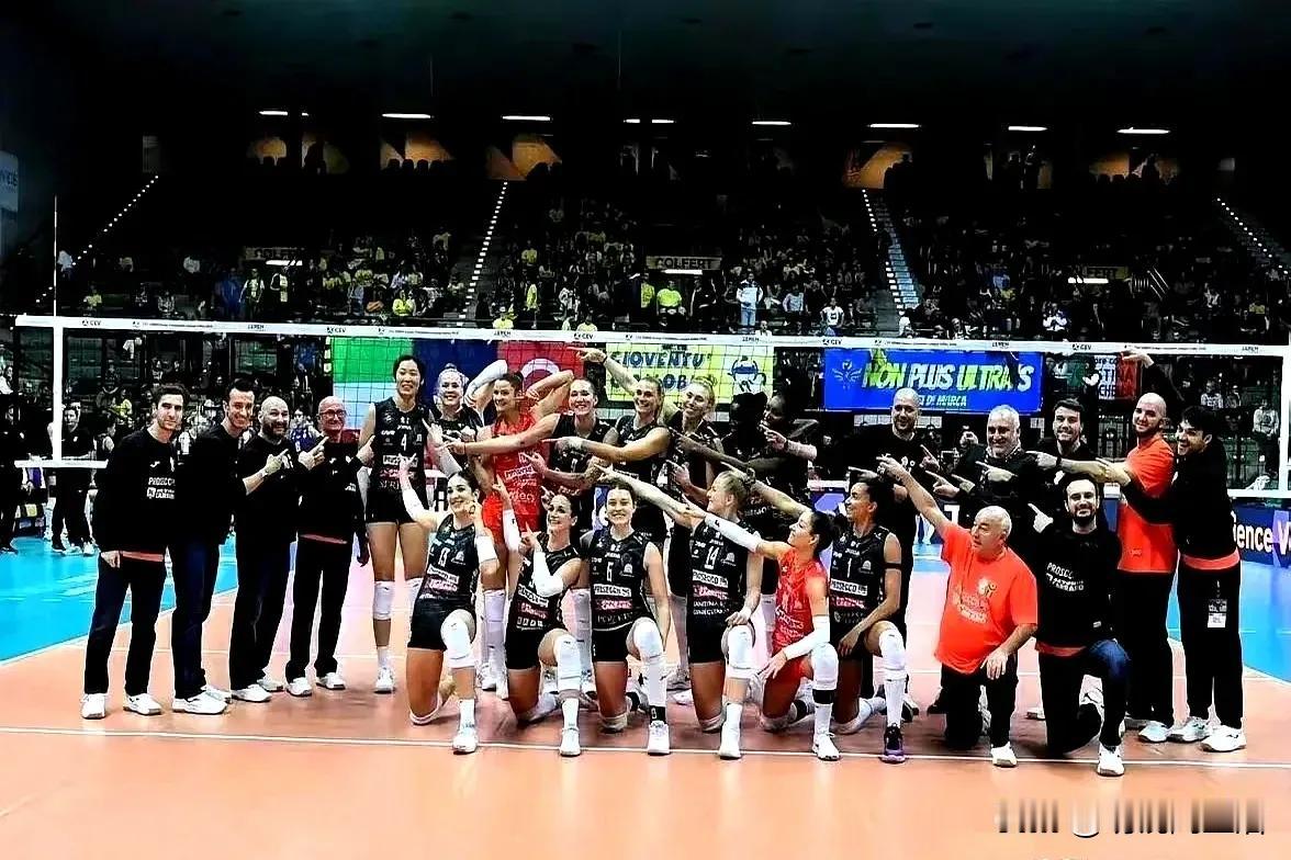 低调也是中心，6分也是领袖，中国女排运动员朱婷回到意大利女排科内利亚诺俱乐部，第