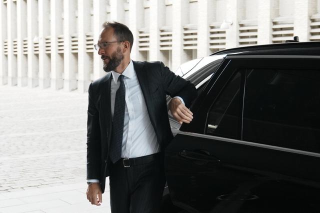 丹麦外长被驴踢了？这波操作简直让人笑掉大牙！最近，丹麦外长拉斯穆森在福克斯新