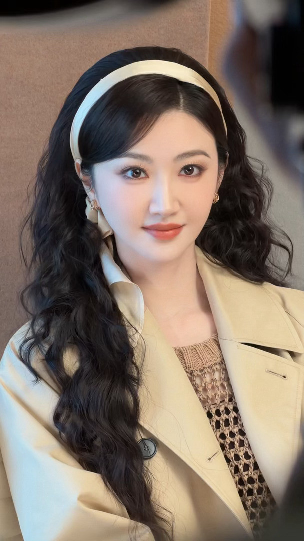 景甜景疯附身景甜用这张脸搞抽象谁能想到景甜还有这一面！平时看着温温柔柔的，搞起