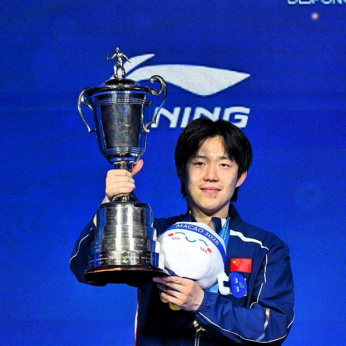 一、他哭的是什么？（三层情绪）1. 极致压力的宣泄从1-3落后到4-3逆