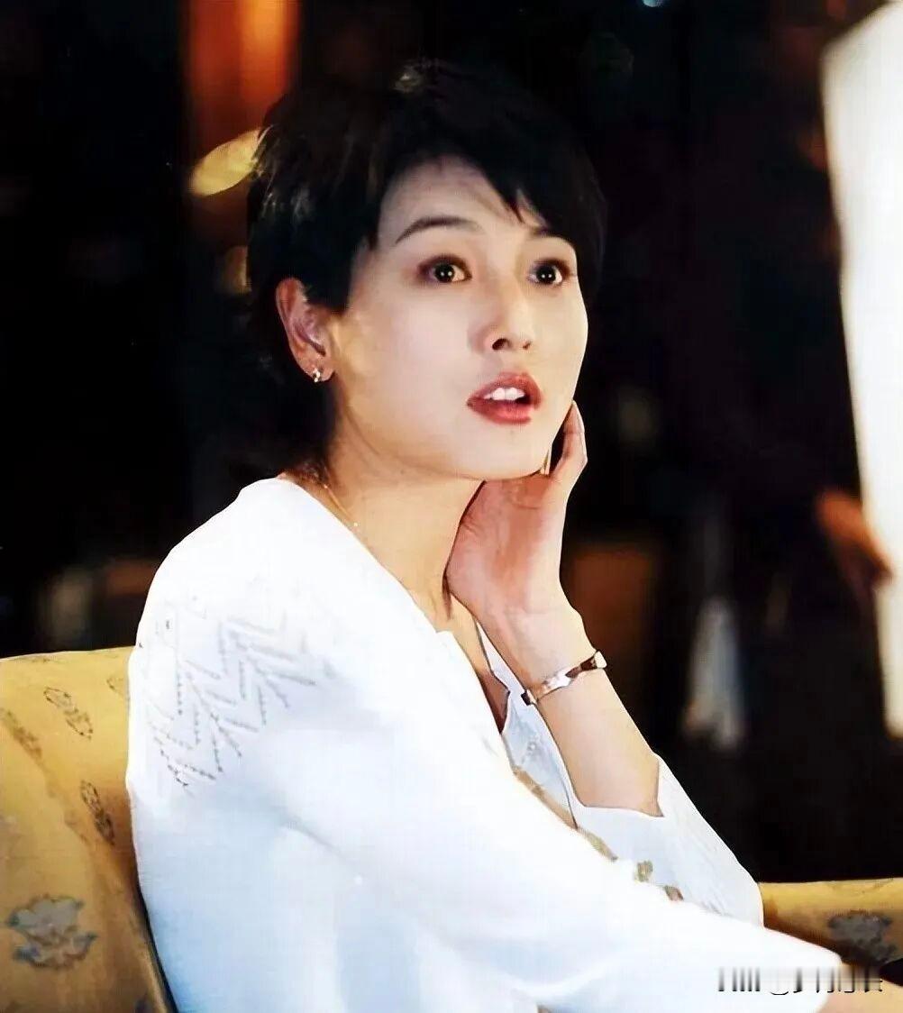 张延女儿2005年出生，2024年夫妻办离婚，孩子刚好成年，时间线掐得这么准