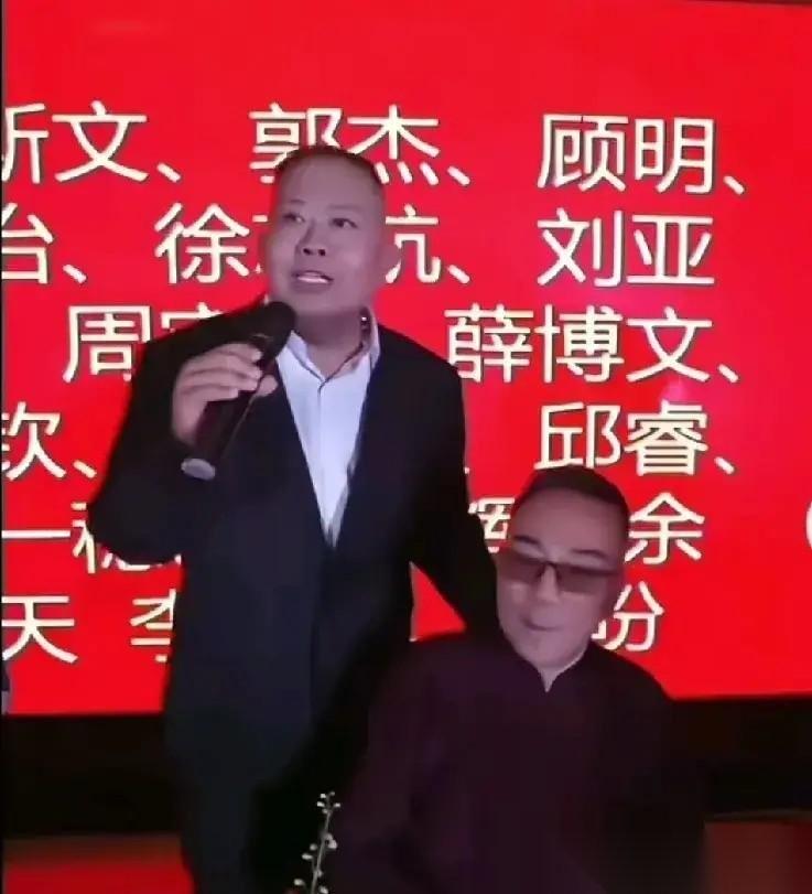 相声界恩怨情仇杨议弟子郭杰：我师父只能在杨光相声社说相声，不能来杨家班。郭杰，