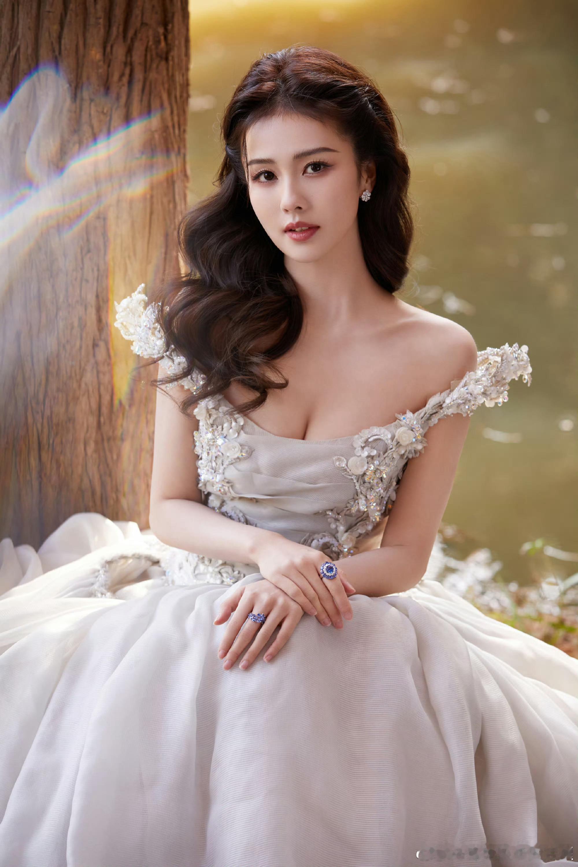 王星越白鹿居家风合照白鹿纯白花嫁🍍