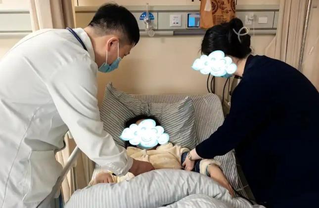 2026年4月27日报道，浙江一名年轻女子毕业未满一年，体重暴涨二十多斤，急于减