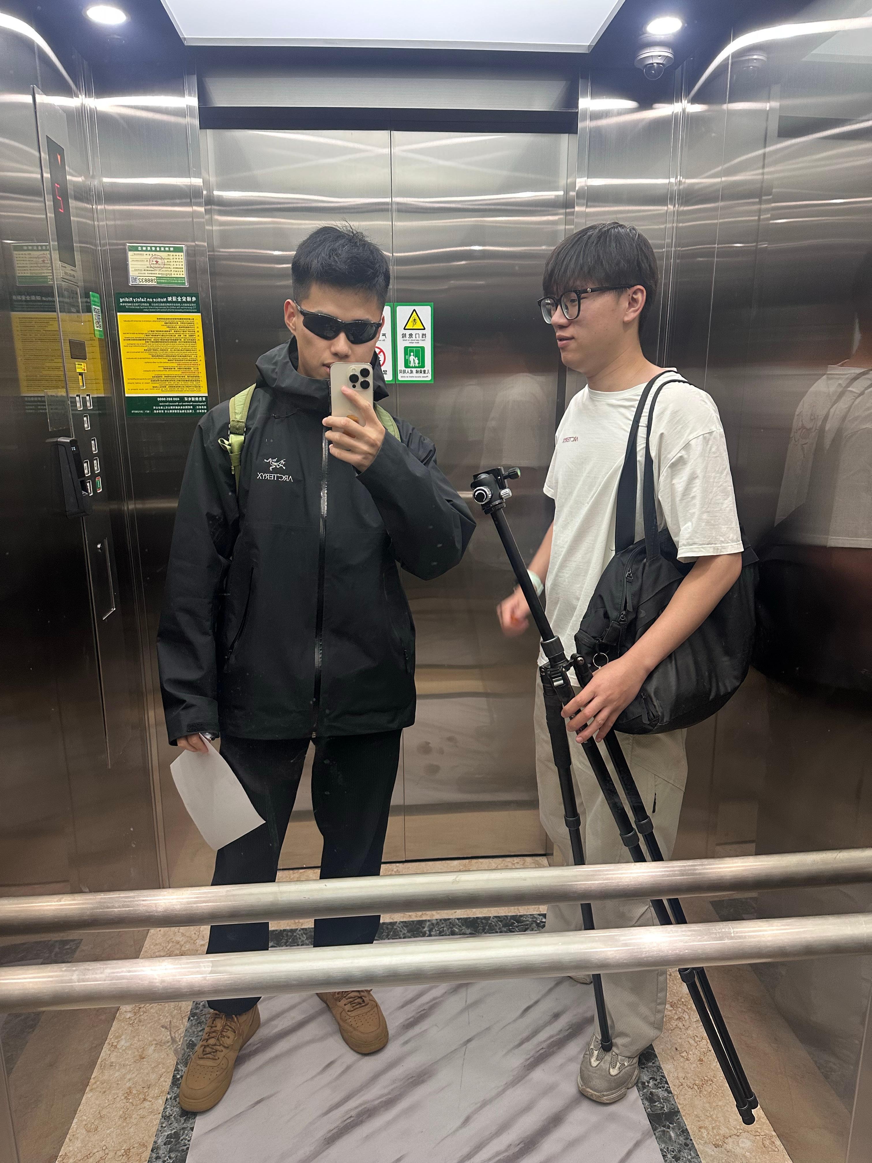 今天在上海荒野求生，渴了就去接机油喝，我发现了一个只有少数人才知道秘密：“在上海