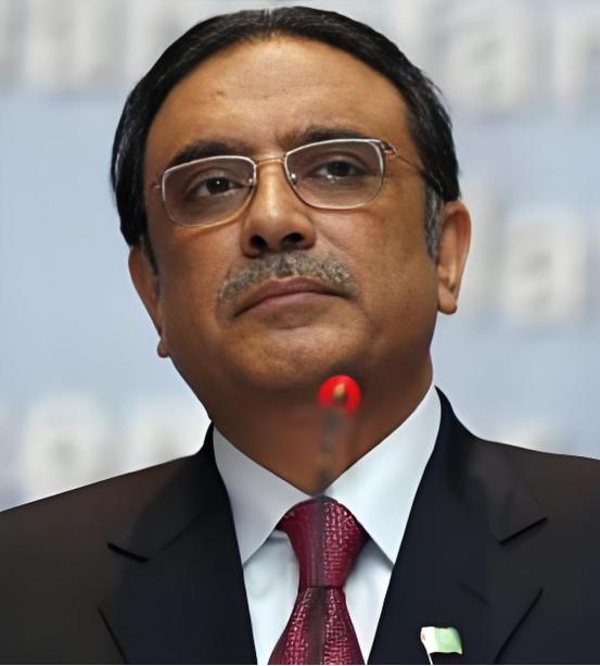 仗打到第四天，终于有个国家站出来说句公道话了。 巴基斯坦总统在议会讲台上，话