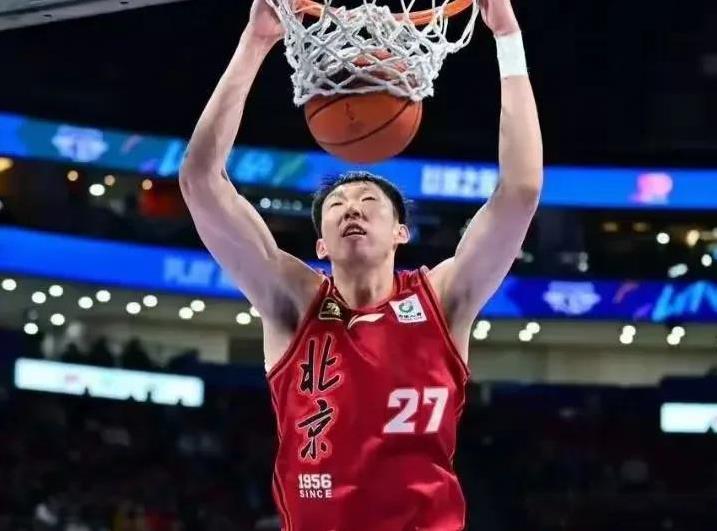 周琦名利双收！今年的周琦除了没有代表北汽队夺得CBA冠军之外，无论是在CBA联