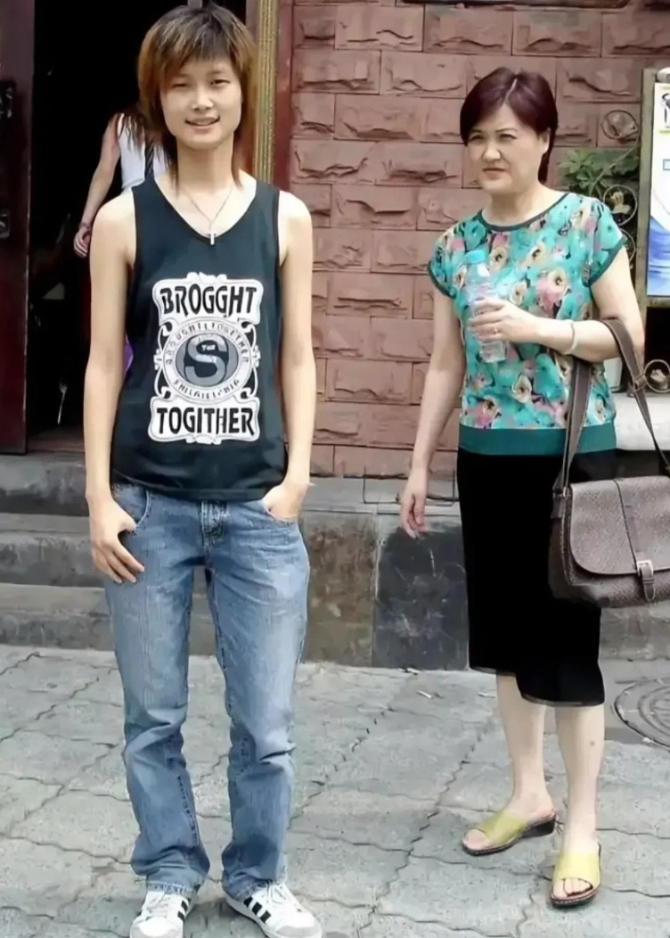 这样的女生，不要彩礼，也没多少人想娶吧？[大笑][大笑][大笑]