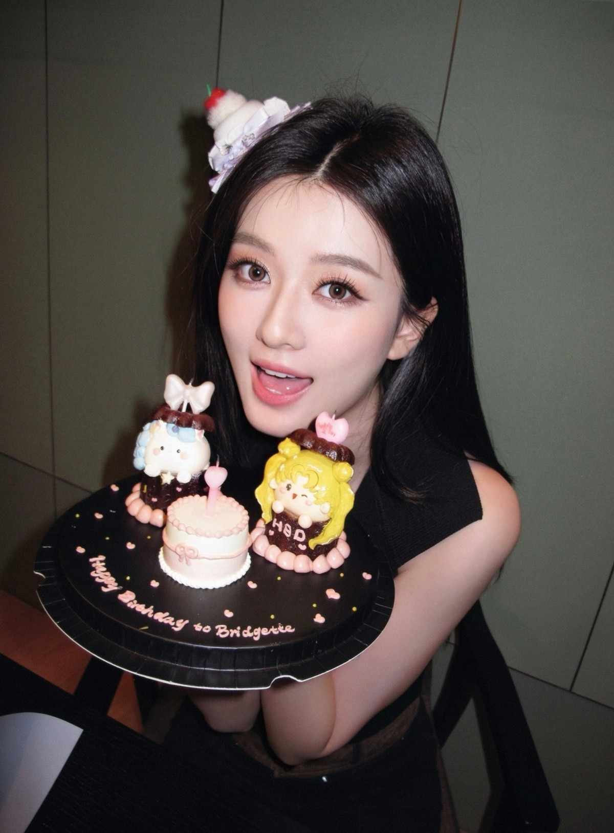 乔欣庆祝32岁生日