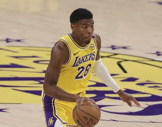 尼克斯97-110不敌湖人，布伦森24+6+7+7比赛一开场，斯台普斯中心的