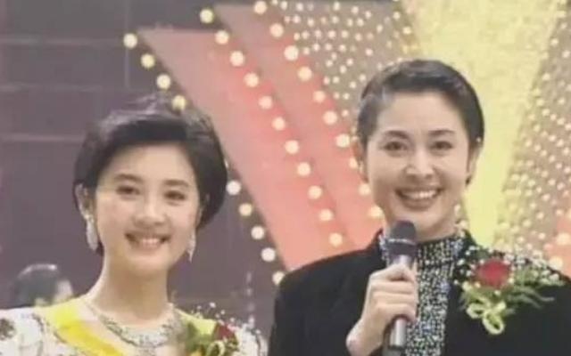 当年，倪萍家44岁的保姆怀孕，想要辞职回家养胎。倪萍知道后，坚决不同意。街坊邻居