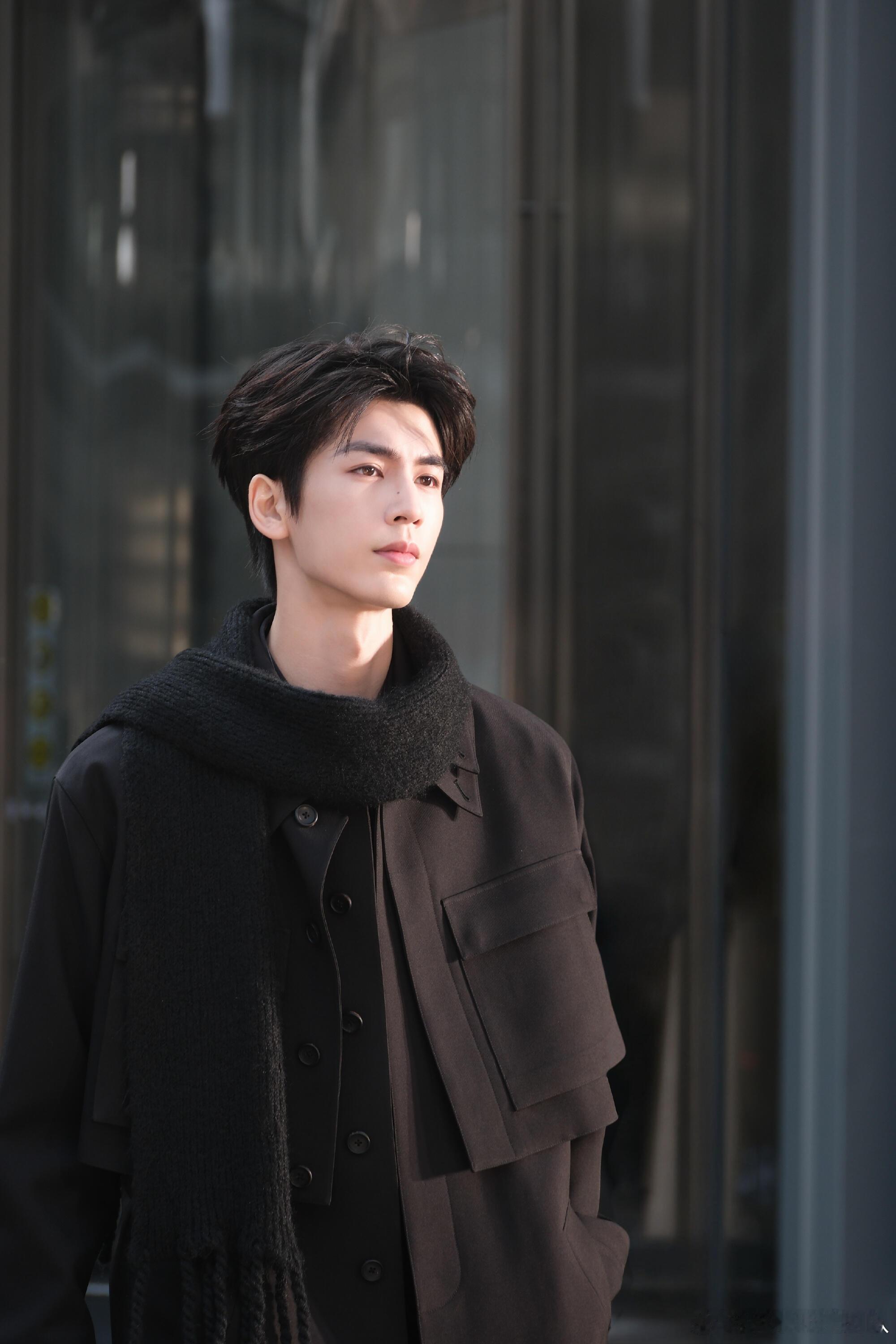 没有义务不代张凌赫！高智精英感拉满了🥺第一眼就想喊老公惠英红张凌赫句句都是