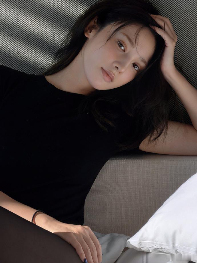 彭小苒生活感随拍彭小苒生活感随拍完全就是我的女友视角呀！又是看得让人怦然心动