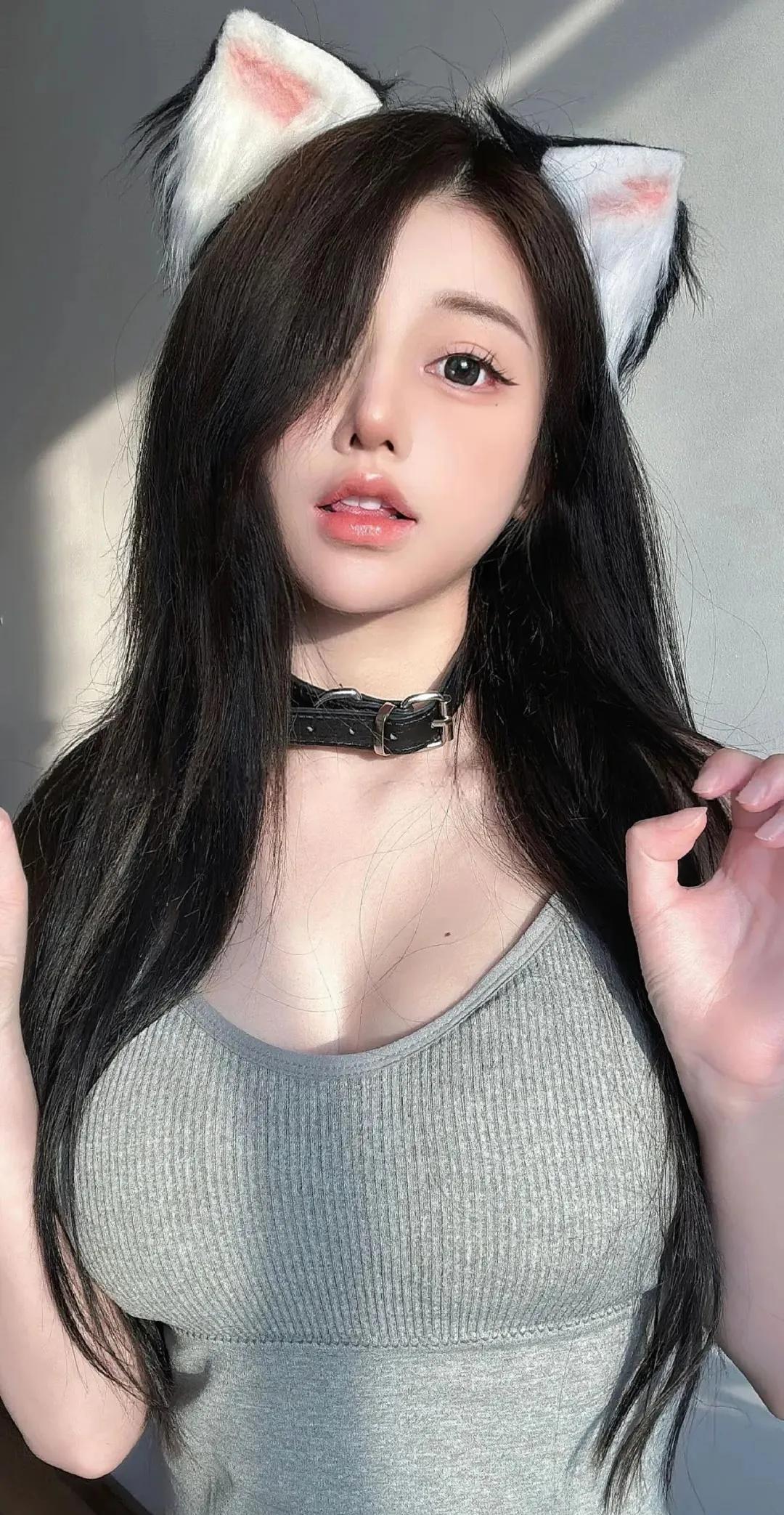 跪求P图大神帮忙，请把脖子上的套套给去掉！美女p图P图p图我是p图小达人