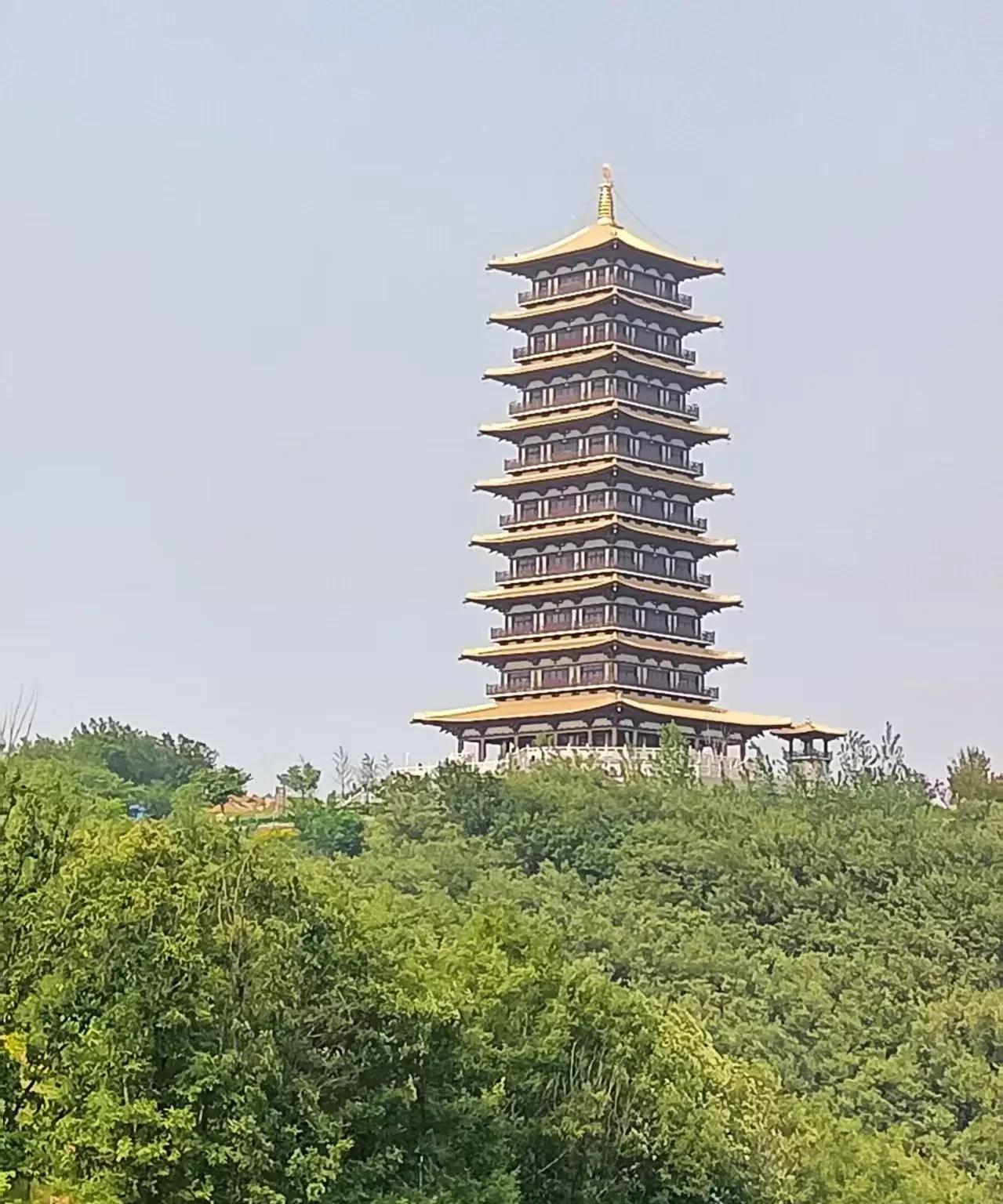 今晚心里太难受，特别的压抑，想想这几年经历的种种，真想大哭一场！不是我们不共情