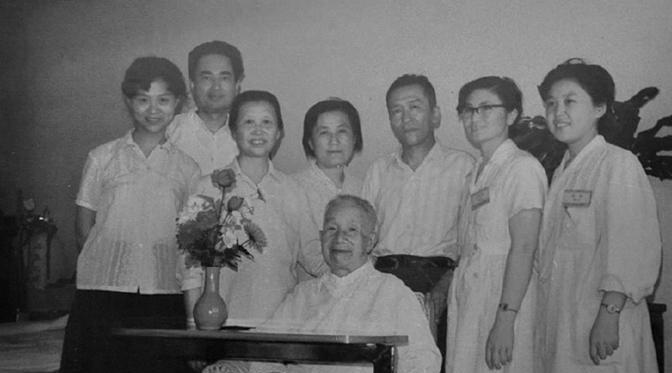 上世纪80年代的一天，总政副主任华楠少将前去探望粟裕大将，粟总讲：“我打了报告，