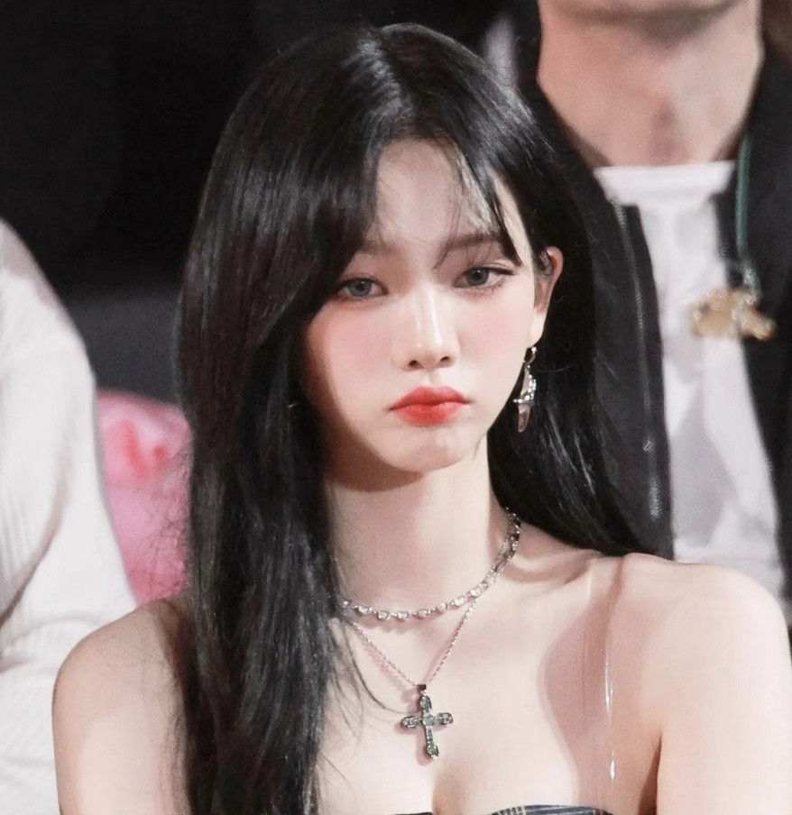 柳智敏和狗狗神同步我狗rina🥺🥺