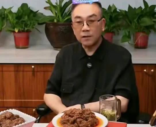 杨议大概是开玩笑说杨少华留下了4个亿，他们哥四个刚好每人一个亿。结果你是开玩笑，