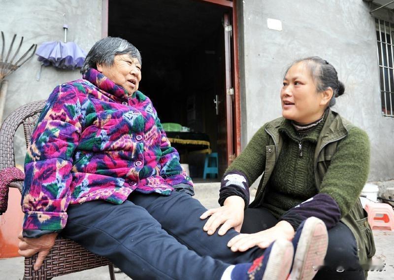 怀孕本是幸福事可有些孕妇却要承受婆婆数落小县城有个邻居儿媳三次怀孕皆流产