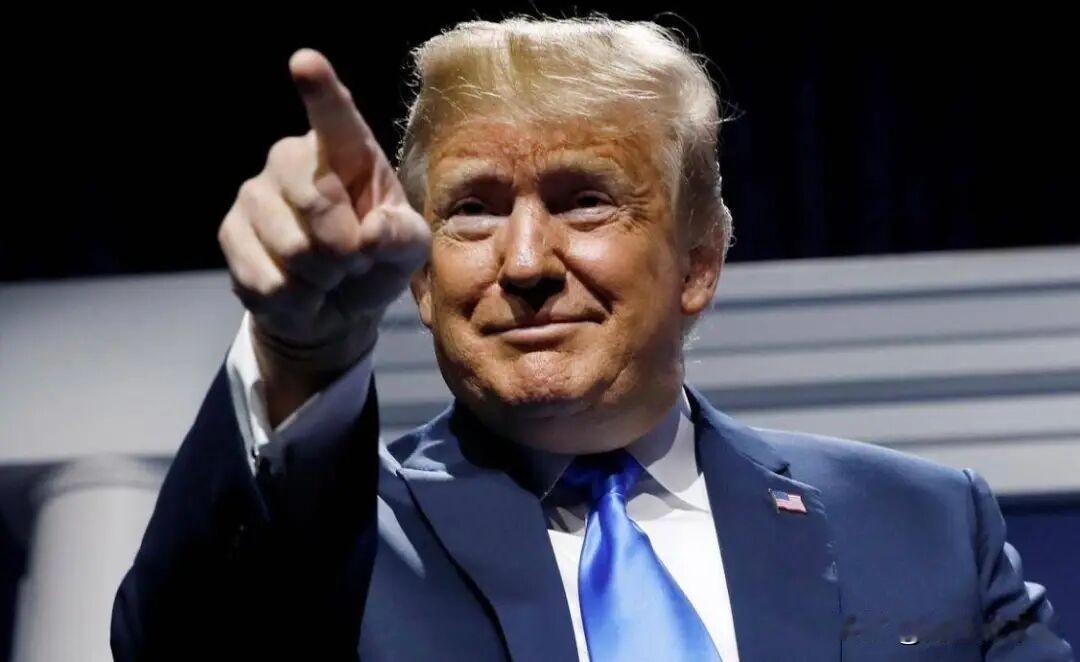 中美：特朗普显然高兴了近日，数据显示美国从中国进口跌至二十年新低，特朗普立