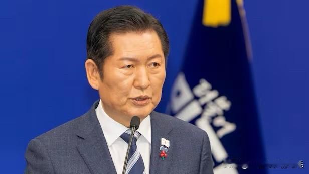 12月28日韩国共同民主党党首郑清来火力全开，痛批前总统尹锡悦在妨害特殊公务执行