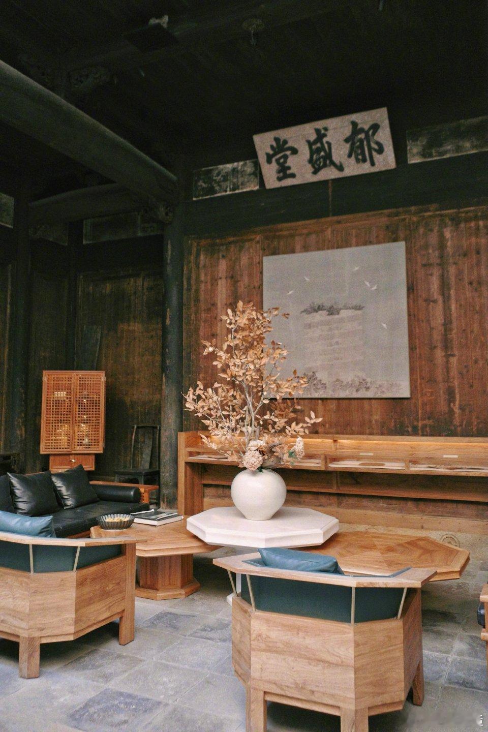 中国古建令人惊叹1两黄金竟能贴满3套3室1厅古建鎏金工艺有多绝？黄金薄到透光，