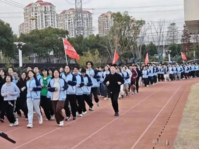 上海哪个区考好高中更容易?上海哪个区考高中更容易？2026中考各区难度深度解析