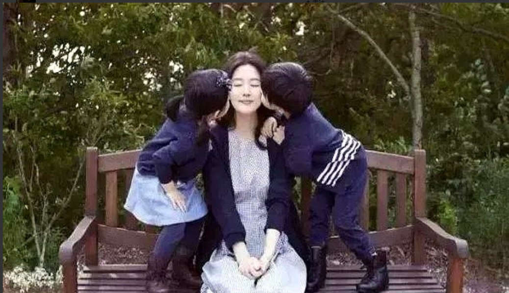 今天听同事说，她们村里有一对夫妻，生了四个小孩，没有一个小孩的DNA和她老公匹配