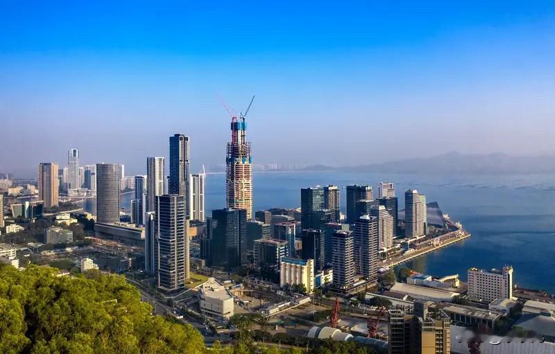 深圳楼市：从今年1月5日到8月12日的数据来看，蛇口板块房价从9.2万降到8