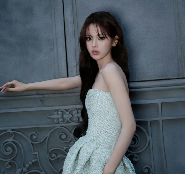 你可以说杨超越没文化也可以说她情商低但唯独有一点，你喷不了，那就是这个女人真的