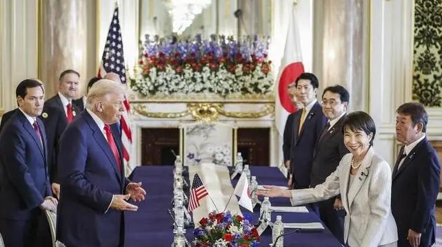 日本炸锅了当地时间2月19日，特朗普在主持和平委员会首次会议时，标榜在他的支持