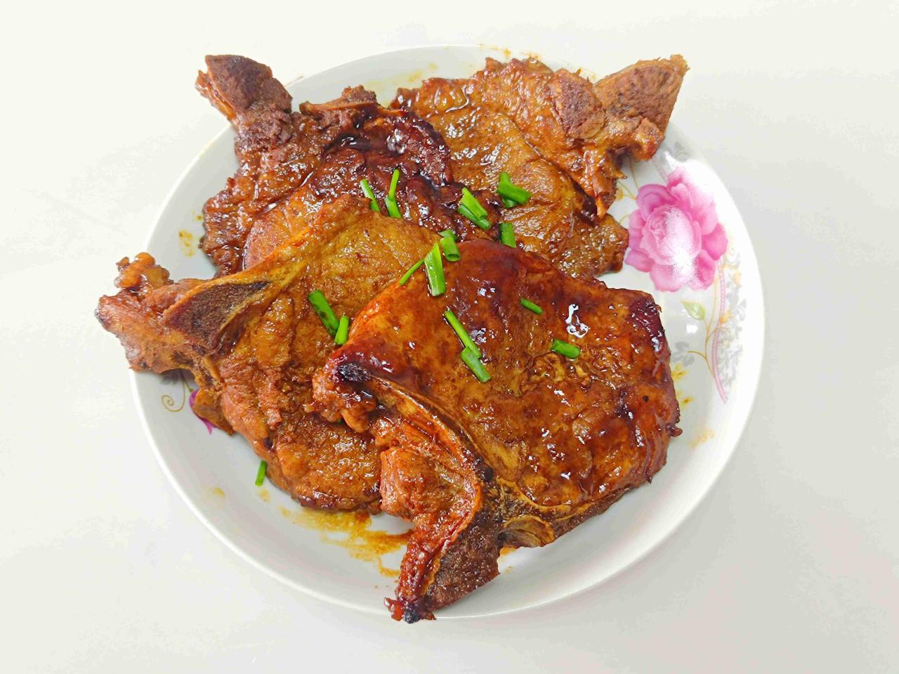 闻着有肉味，看着像大排。这到底做的个啥呀?!带定位晒今日生活我的今日状态：