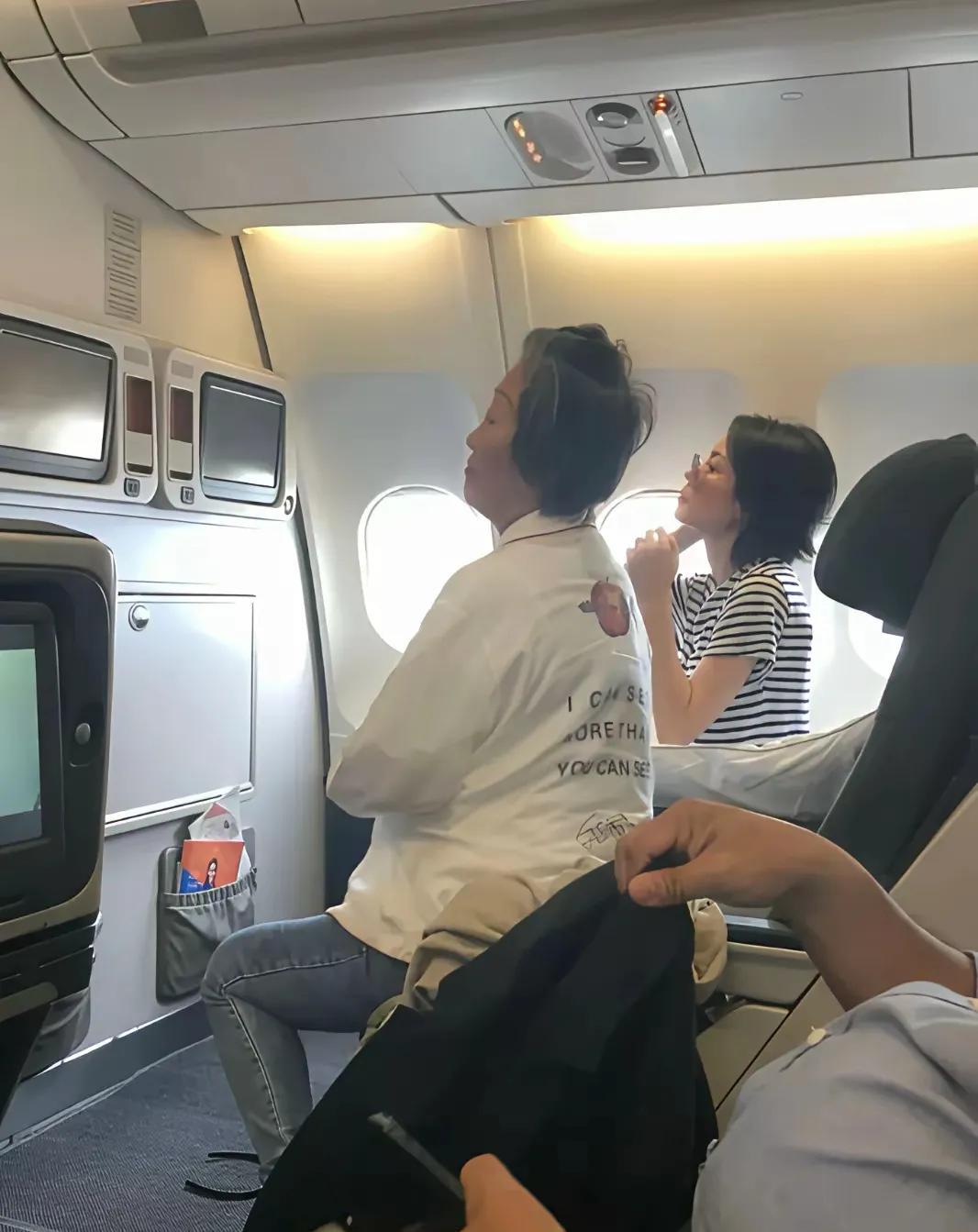 生活中的王菲和普通人没有区别都是明星光环惹的祸