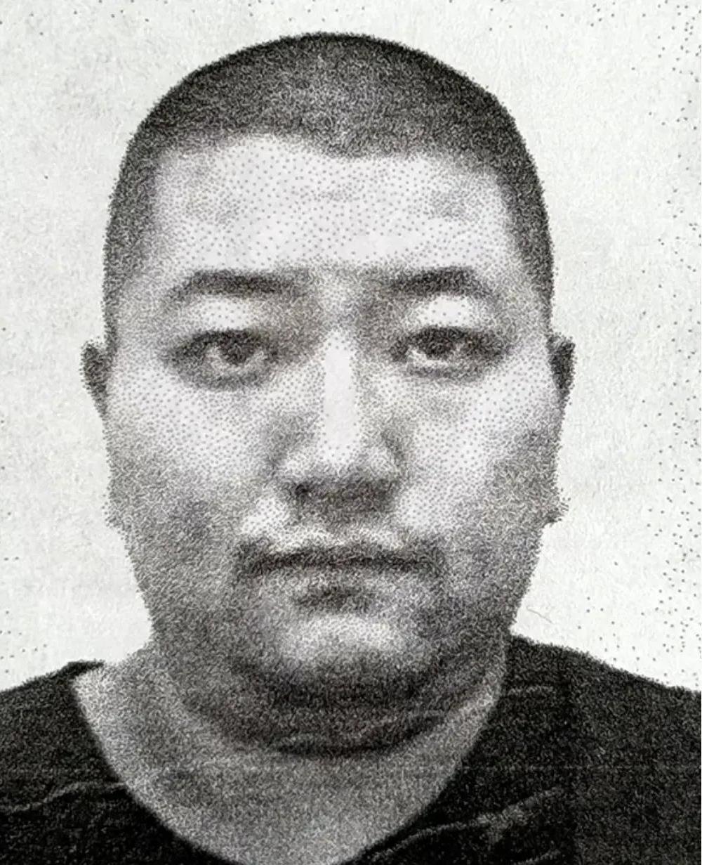 一个叫石涛的华人，死在了纽约布鲁克林的出租屋里。他不是横死，不是意外，他只是在