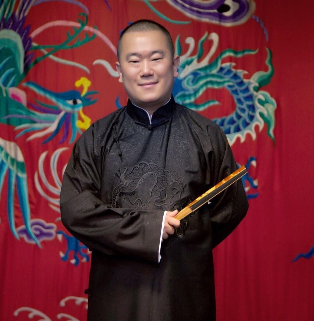 戴九安为什么死磕郑好？因为，郑好的桃罐头太多了，德云社的流量太香了，相声圈的旁