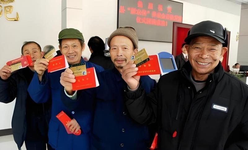 社保法规定多缴多得！缴纳社保的农民🧑‍🌾，已经领取了退休金！