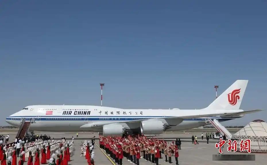 中吉签下“永久”条约，俄方死死盯着六个字，中亚的天，确实变了。趁着上合峰会的