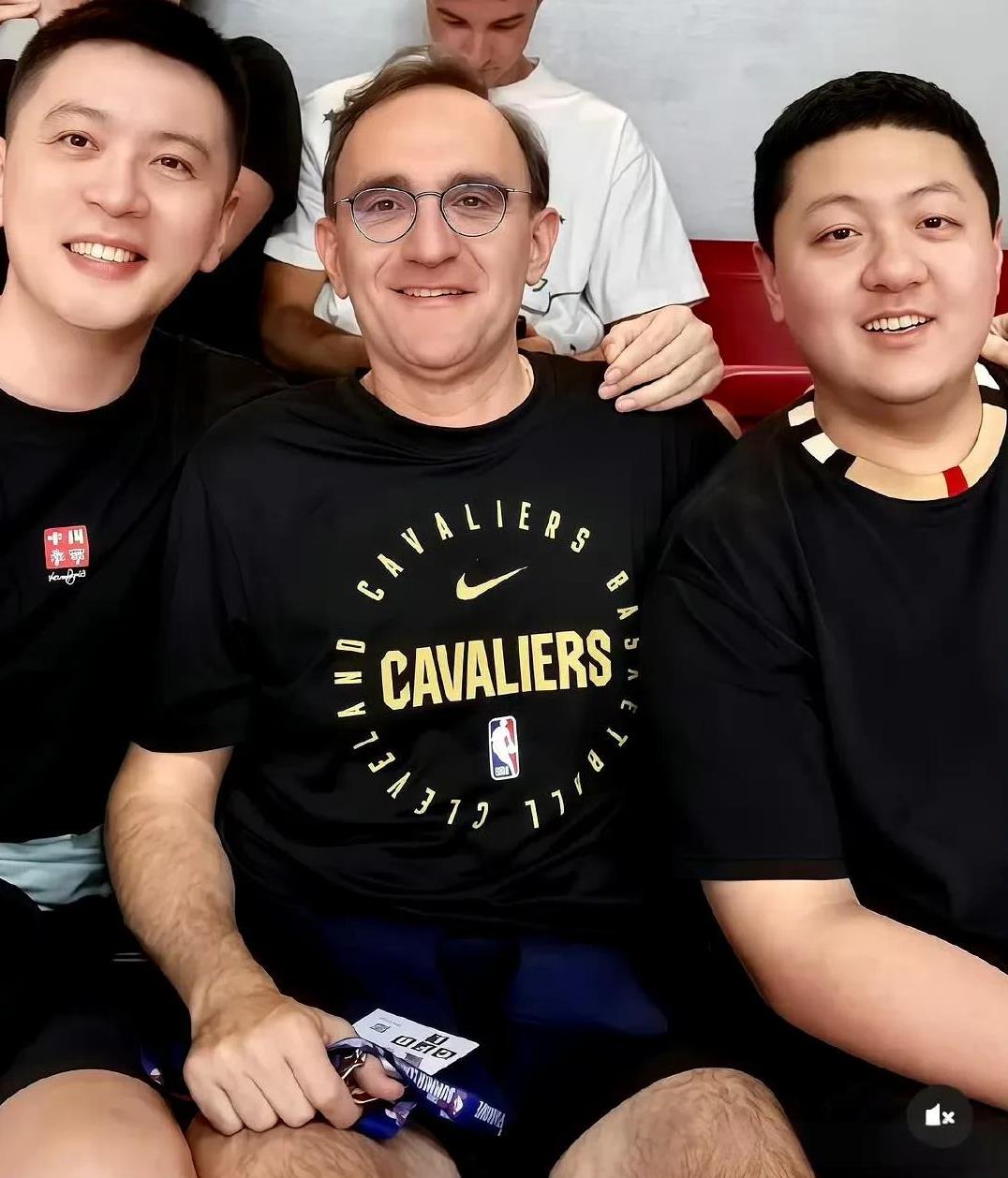CBA休赛期三方交易，涉及到辽宁男篮，这事不简单，别管王岚嵚是不是租借，还有两年
