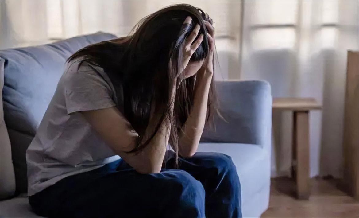 一个女人在婚姻里连话都不想说了，那她真的就“病”得不轻了。她的病在心理学上叫“