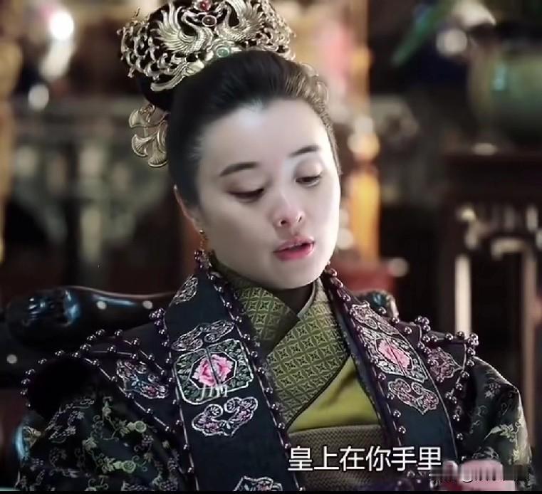 吴越演戏的精妙之处在于“不演之演”，她仿佛本就该如此，毫无刻意之态，情绪拿捏精准