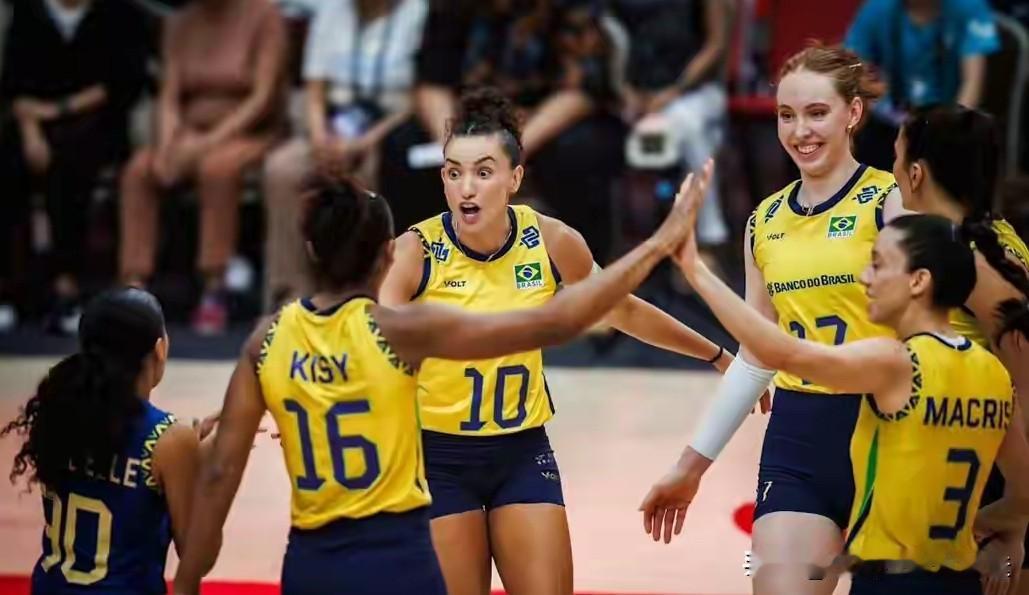 女排世锦赛，四强已出3席[玫瑰]1，🇧🇷巴西女排（美洲球队）下半区2，