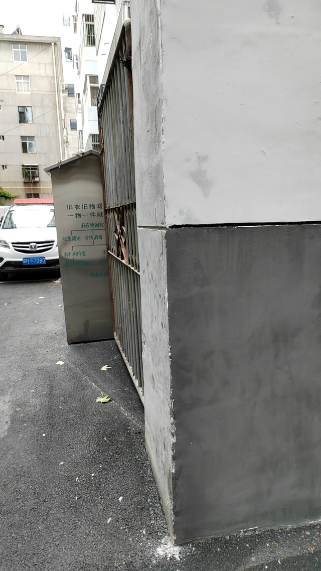 都是自己做的侧边360完全不报先挂上门，往外倒又挂了后视镜。。。150km冠