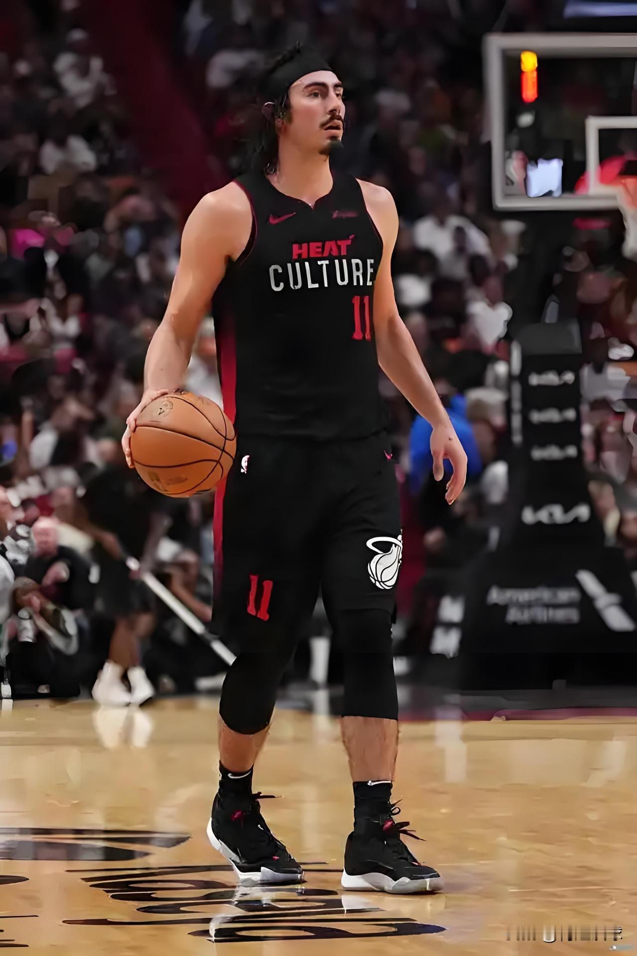 两连败！热火120：130不敌湖人，看看球员数据，谁尽力了？！1、阿德巴约，