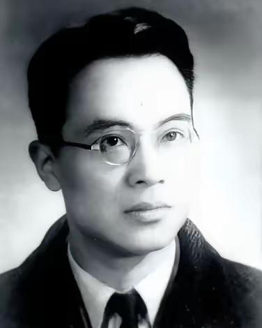 突然挖到宝了！刚发现一张杨绛丈夫钱钟书年轻时的老照片，真的太帅气了！照片里的