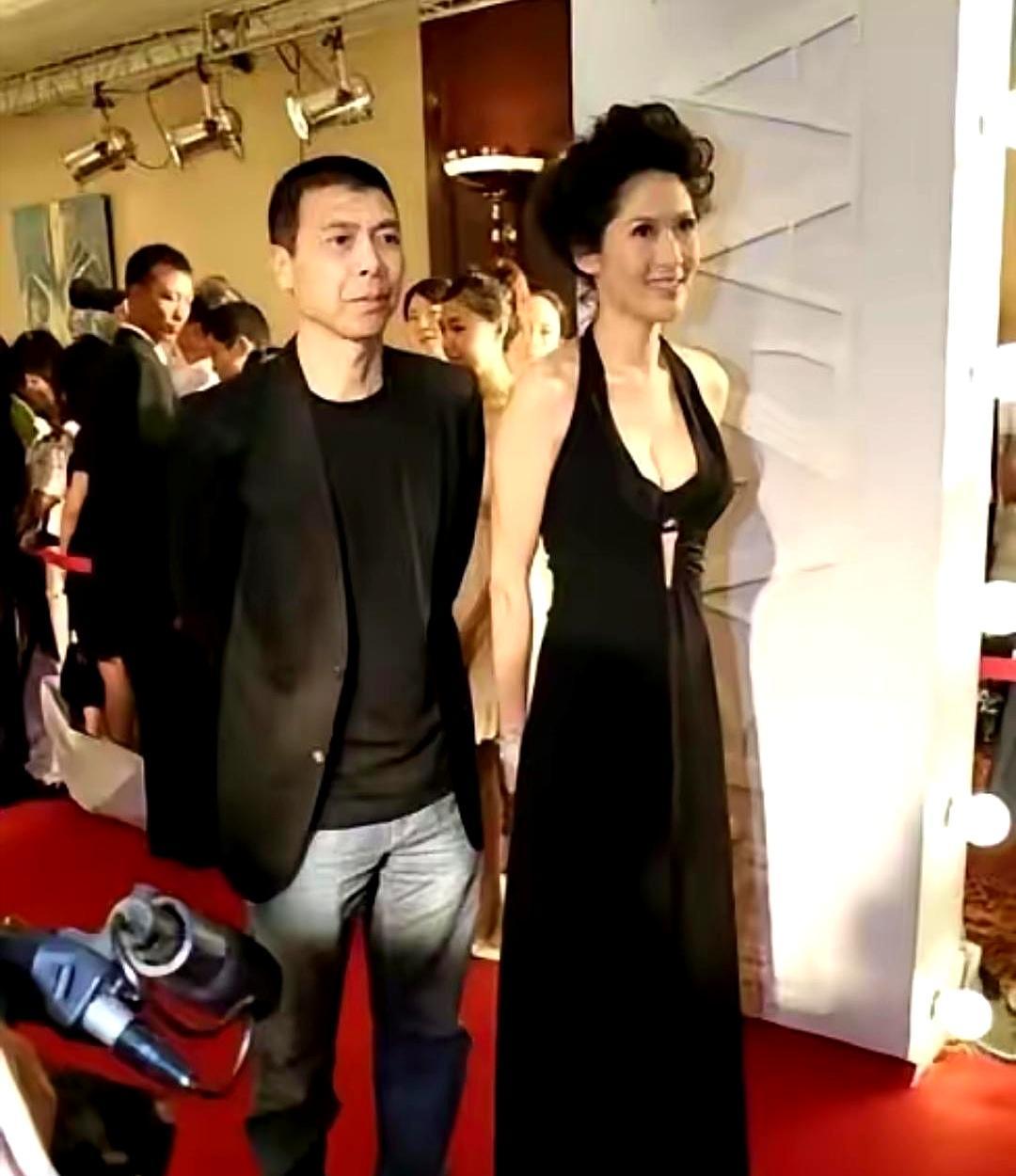 冯小刚夜宿门15年，我们都搞错了，最惨的不是沈星，而是“赢家”徐帆。当年沈星被