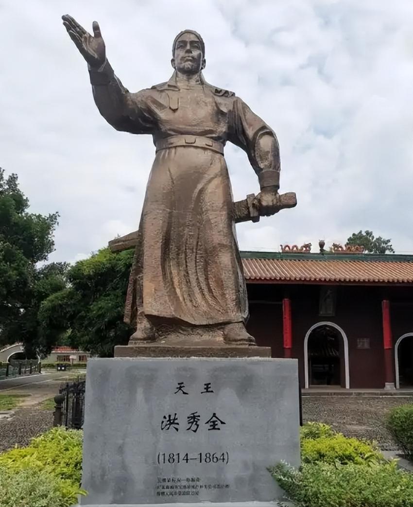 太平天国的天王府和清军江南大营简直就像邻居，两边就隔着十里地。更绝的是这两个死对