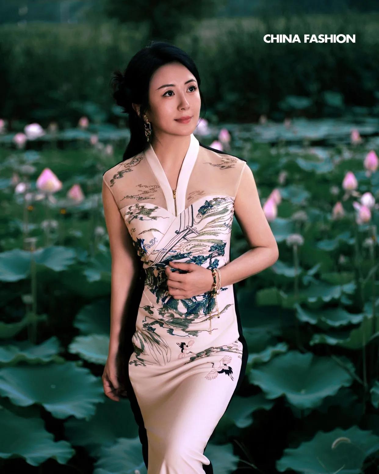 不明白，这么漂亮有气质的杨童舒怎么就不火呢？杨童舒我非常喜欢的一位演员，很早